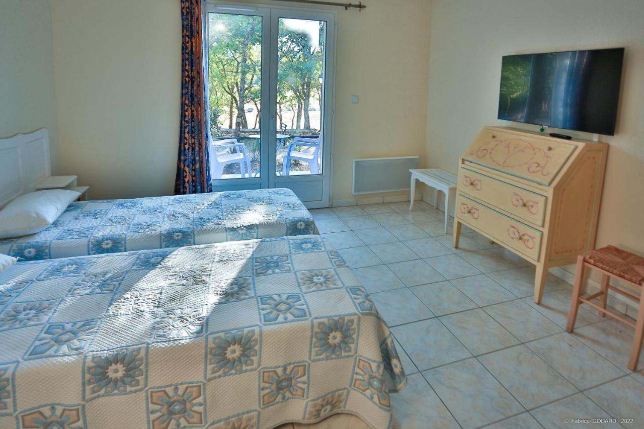 Hotel Restaurant Gite Les Lavandins Saint-Christol  Dış mekan fotoğraf