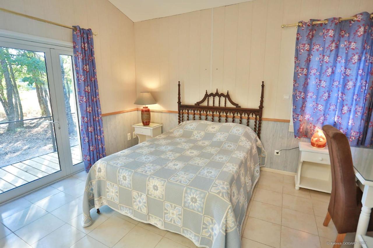 Hotel Restaurant Gite Les Lavandins Saint-Christol  Dış mekan fotoğraf